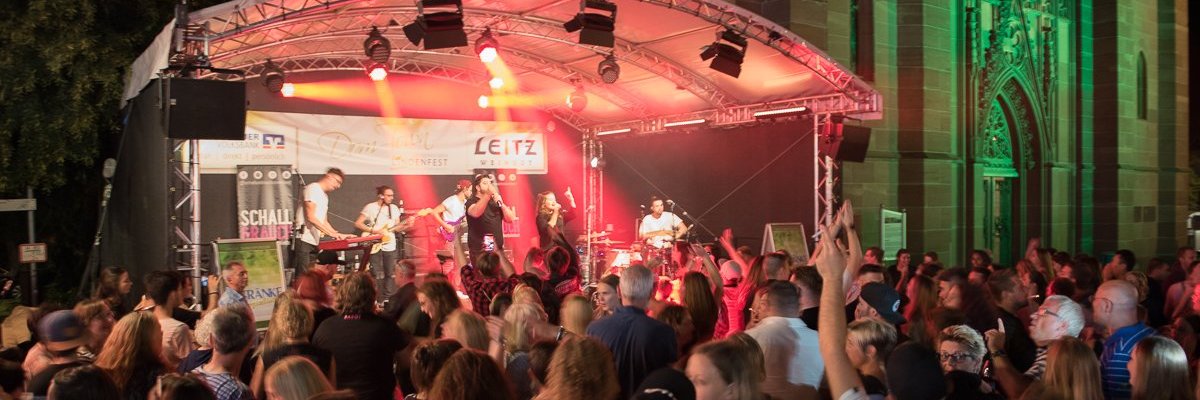 Bühne auf dem Lindenfest
