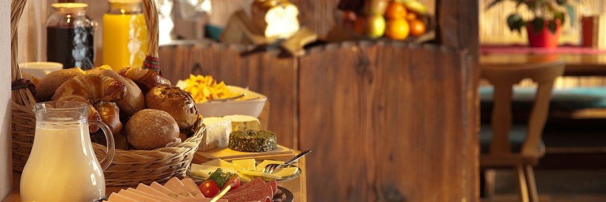 Frühstücksbuffet in einem Hotel