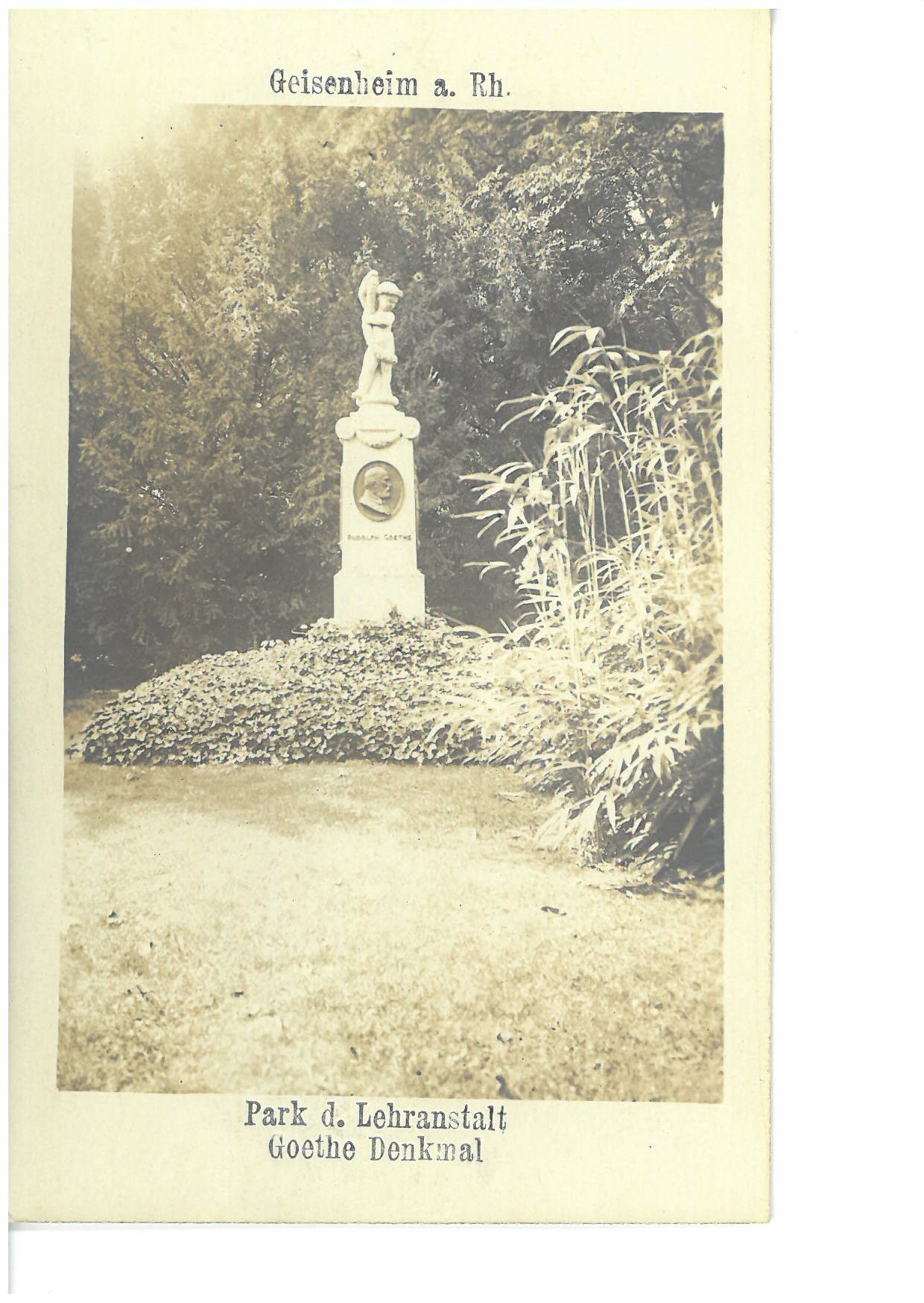 Goethe Denkmal im Park der Lehranstalt