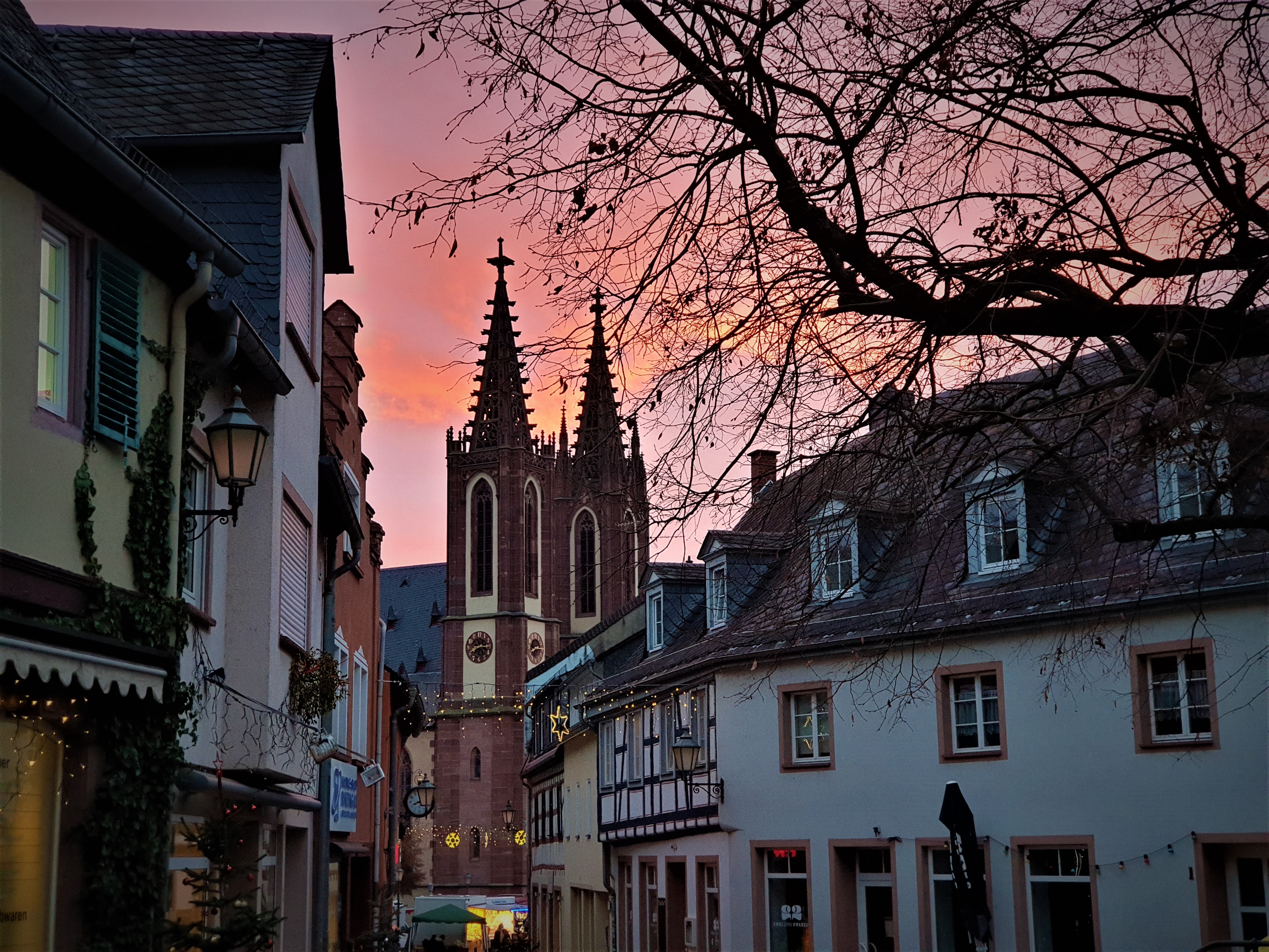 Winterlicher Sonnenuntergang überm Dom