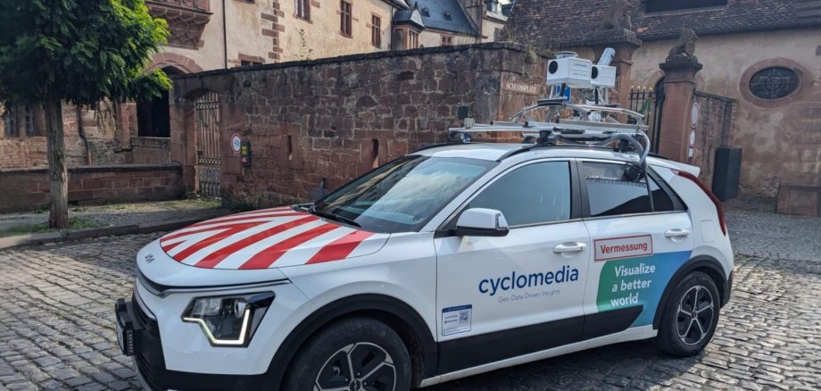 weißes Fahrzeug der Cyclomedia