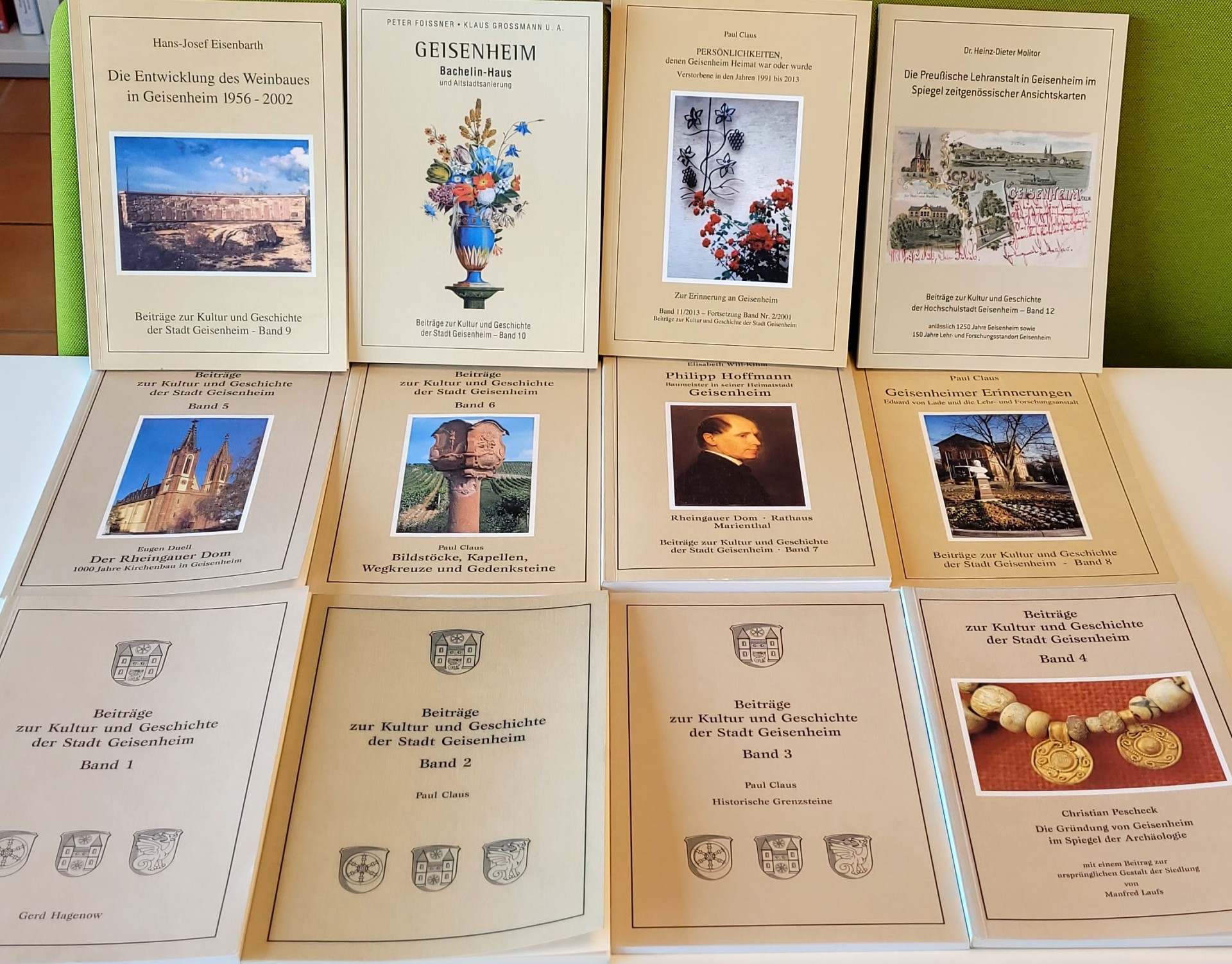 Bücher über Geisenheim, die zum Verkauf stehen.