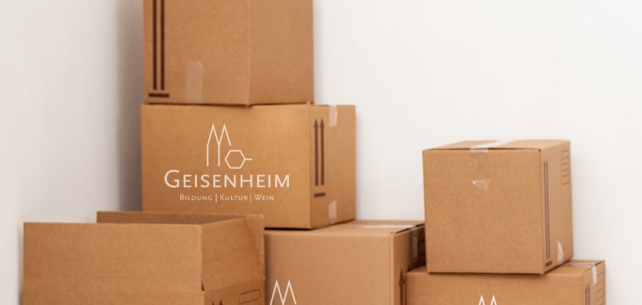 Umzugskartons mit dem Logo von Geisenheim