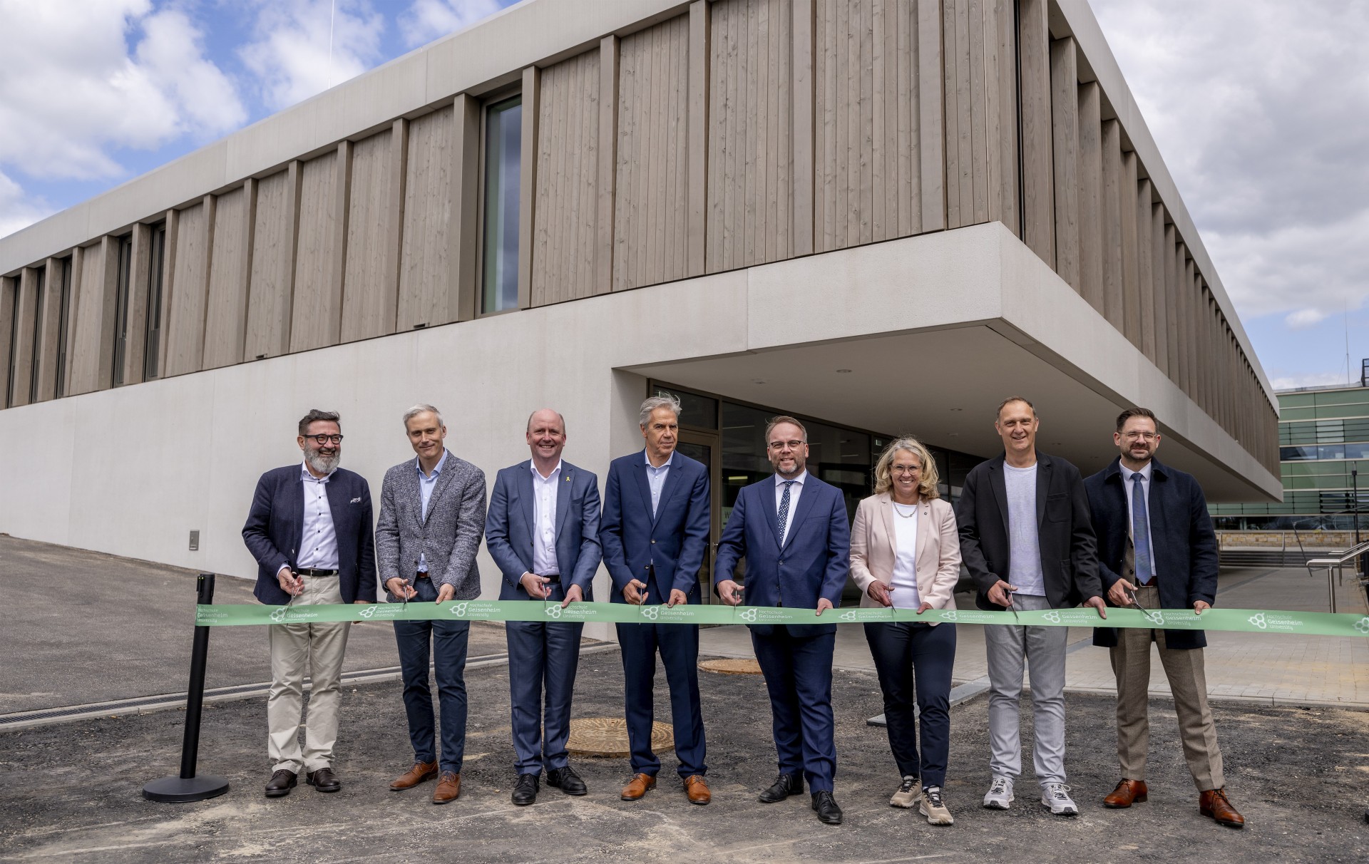 Einweihung an der Hochschule Geisenheim Band wird durchschnitten