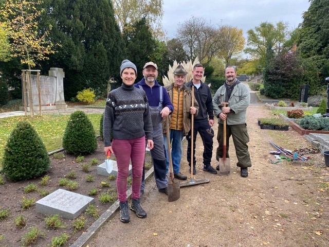 Pflanzaktion Ehrenfriedhof
