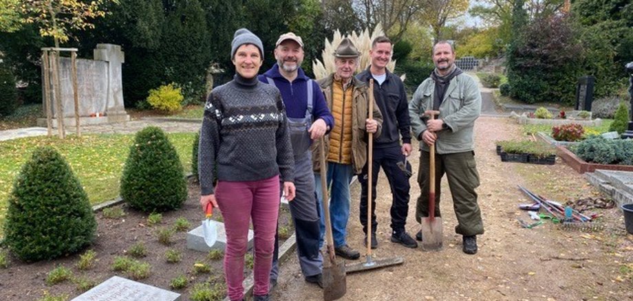 Pflanzaktion Ehrenfriedhof