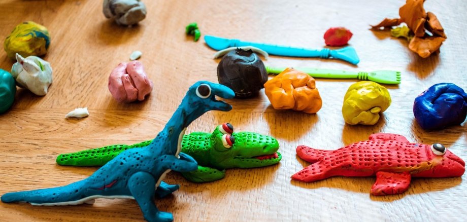 Dinos aus Knete