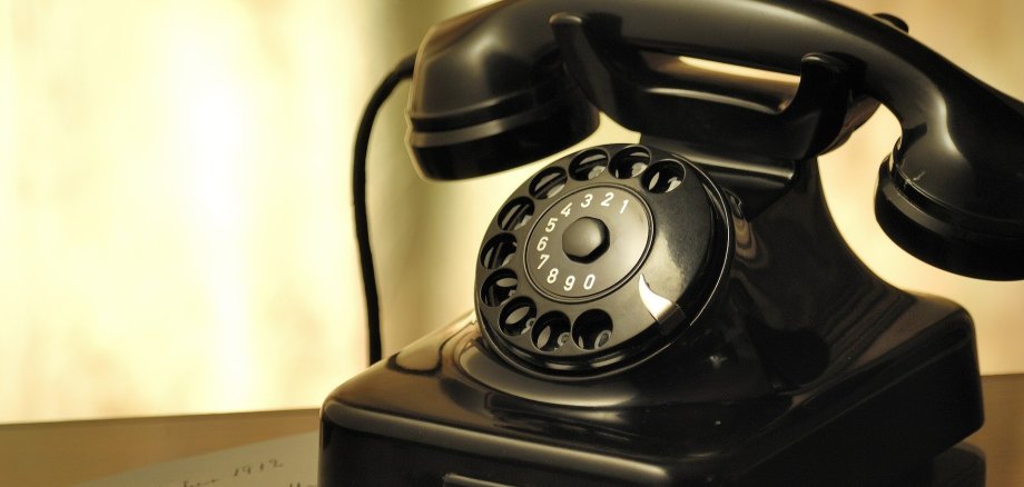 altes Scheibentelefon