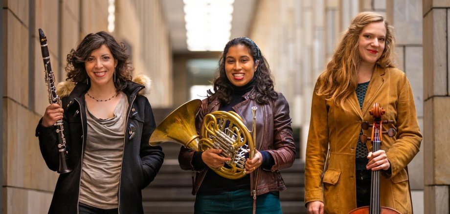 Trio Radial