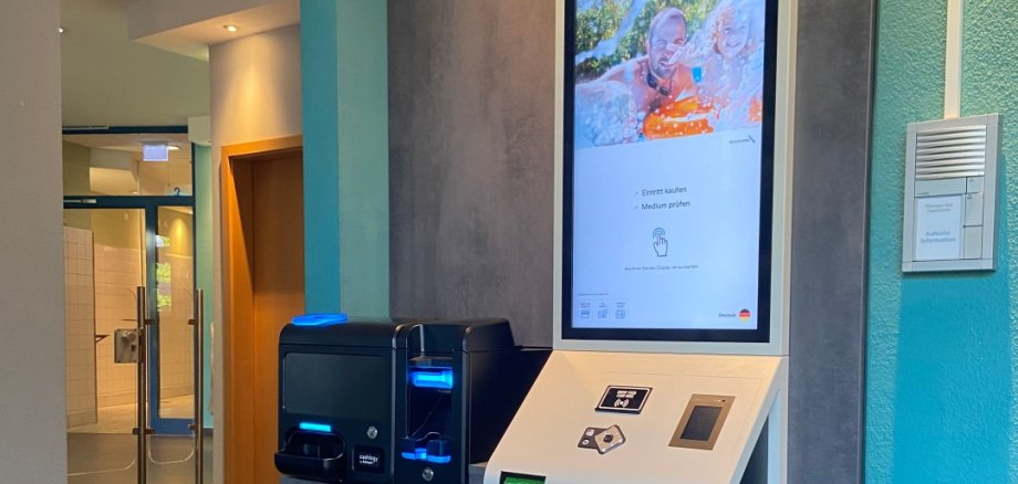 Neuer Kassenautomat im Rheingau-Bad