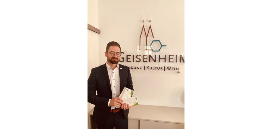 Bürgermeister Aßmann mit Schnelltests