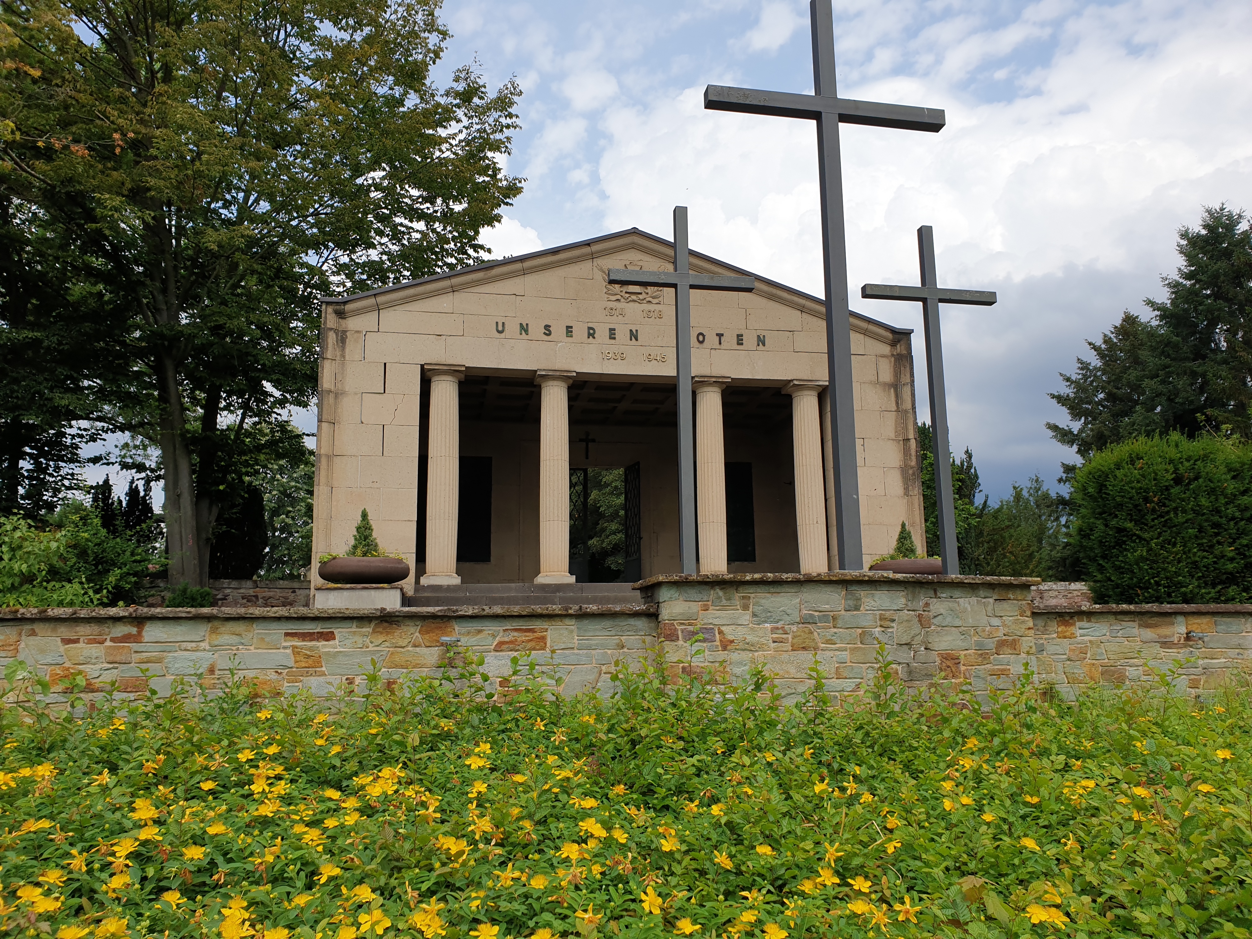 Kriegerdenkmal auf dem alten Friedhof Geisenheim