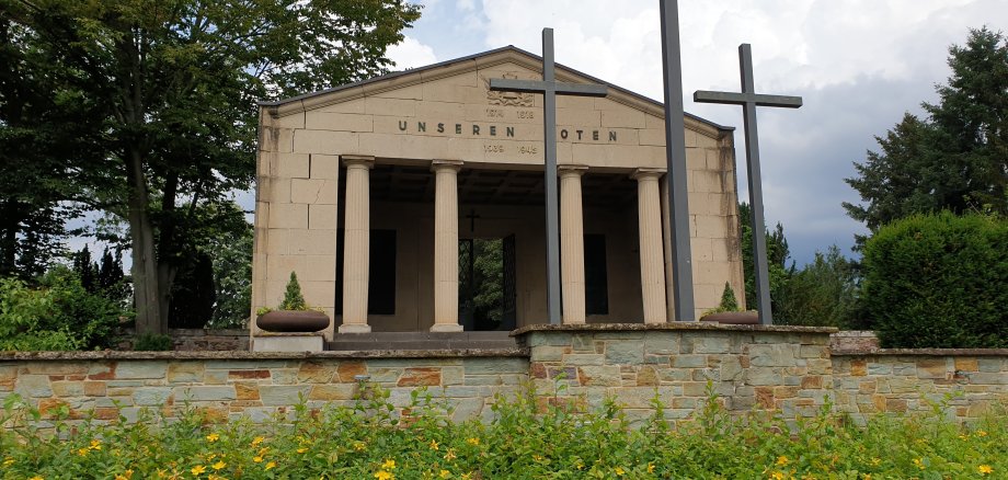 Kriegerdenkmal auf dem alten Friedhof Geisenheim