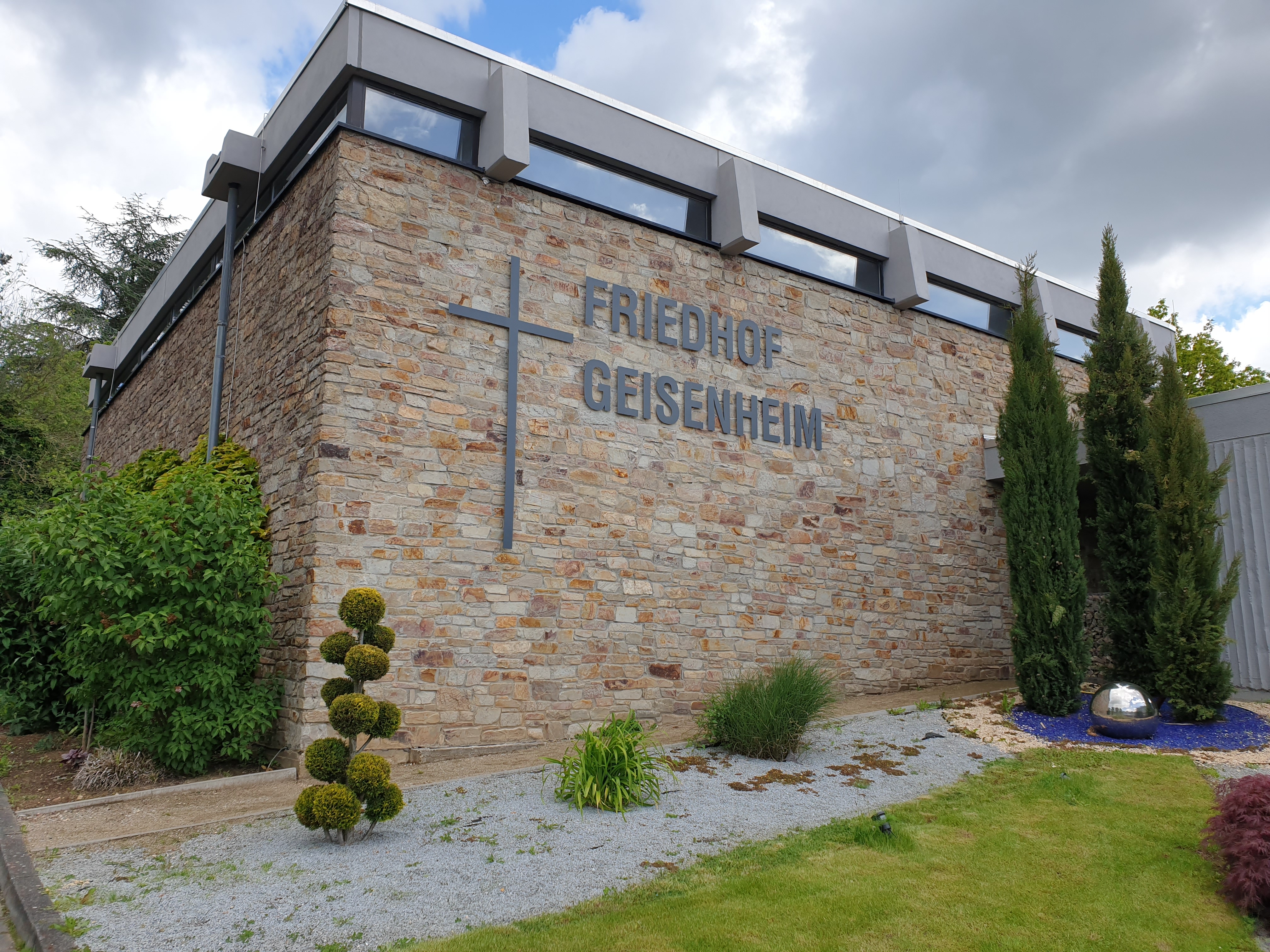 Bild Trauerhalle Friedhof Geisenheim