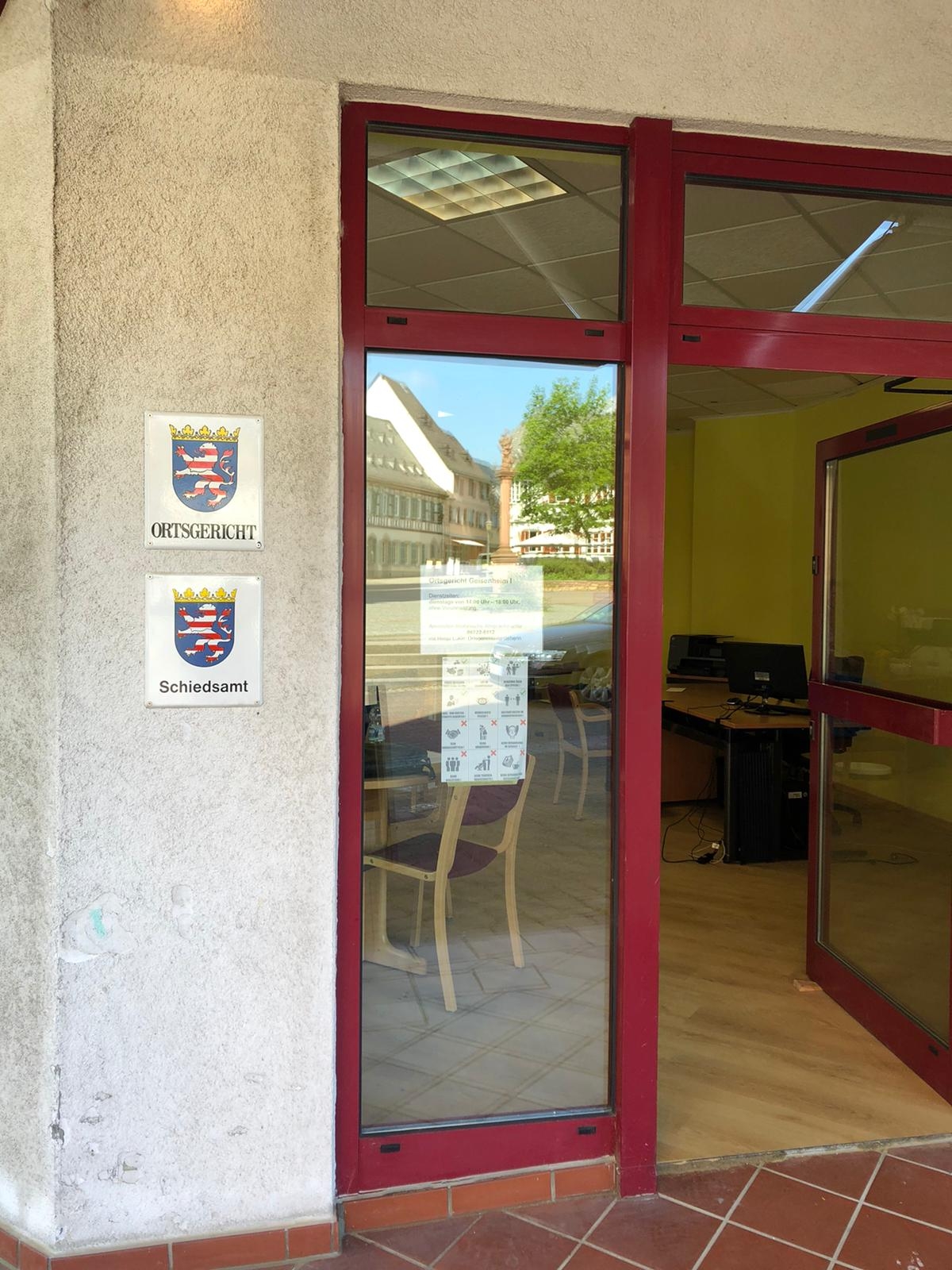 Eingang zum Ortsgericht und Schiedsamt