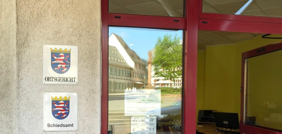 Eingang zum Ortsgericht und Schiedsamt