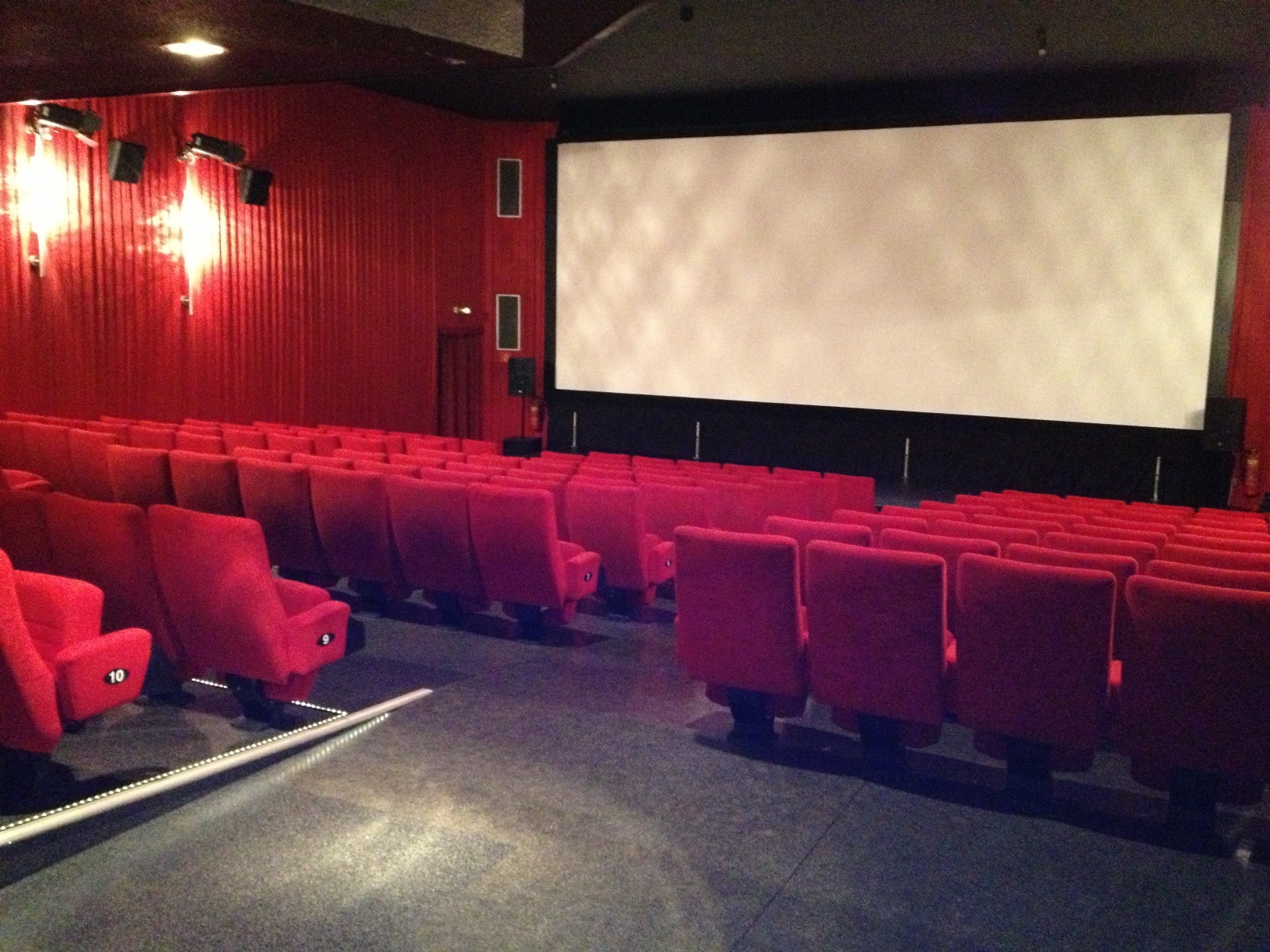 großer Kino Saal des Lindentheaters