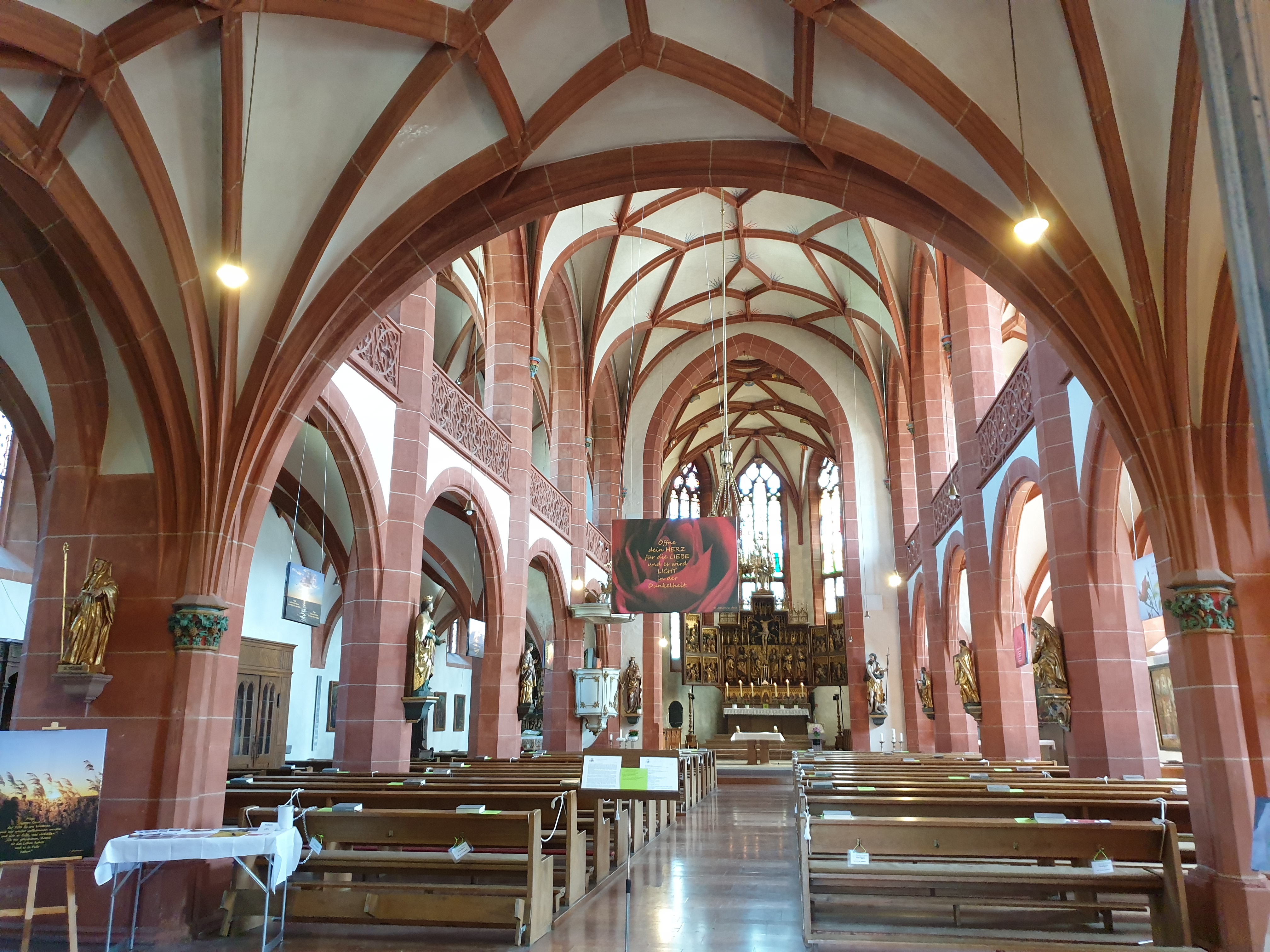 der Rheingauer Dom von innen